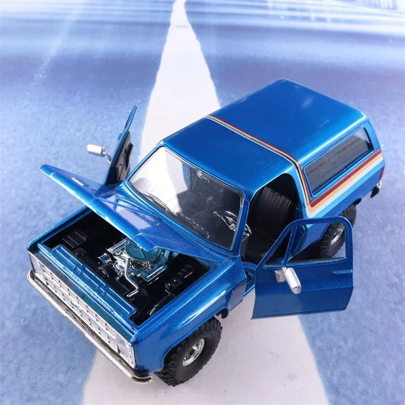 1:24 Scale 1980 Chevrolet BLAZER SUV Off-road Vehicle Diecast - Chevy Metal Alloy Model Car, Perfect Toy for Children, Ideal for Gifts and Collectors (J302)!